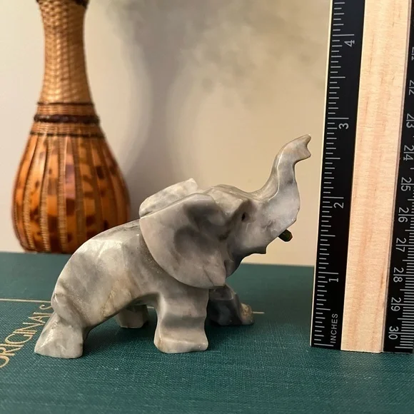 Gray Marble hand Carved Elephant Figurine Trunk Up Vintage - Picture 4 of 5